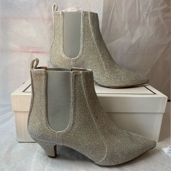 Tabitha Simmons Silver Chelsea Boots NIB $845 Retail Designer Statement 37.5 7.5 - Picture 3 of 15